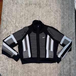 Nike Pro crop zip up